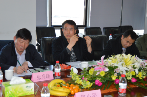 北京市工商聯(lián)佘運(yùn)副主席(中)、張峰處長(zhǎng)(左)，北京市統(tǒng)戰(zhàn)部曹杰處長(zhǎng)(右)